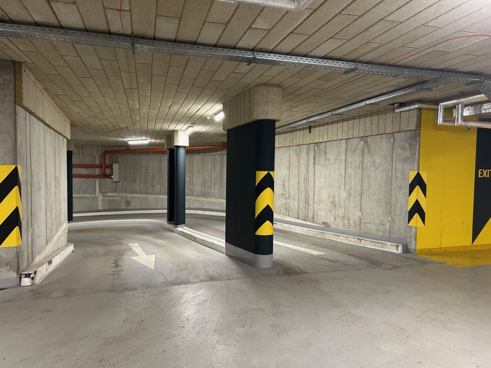 Prenájom garáže 13 m², Hartigova, Praha, Praha Prenájom garáže 13 m², Hartigova, Praha, Praha