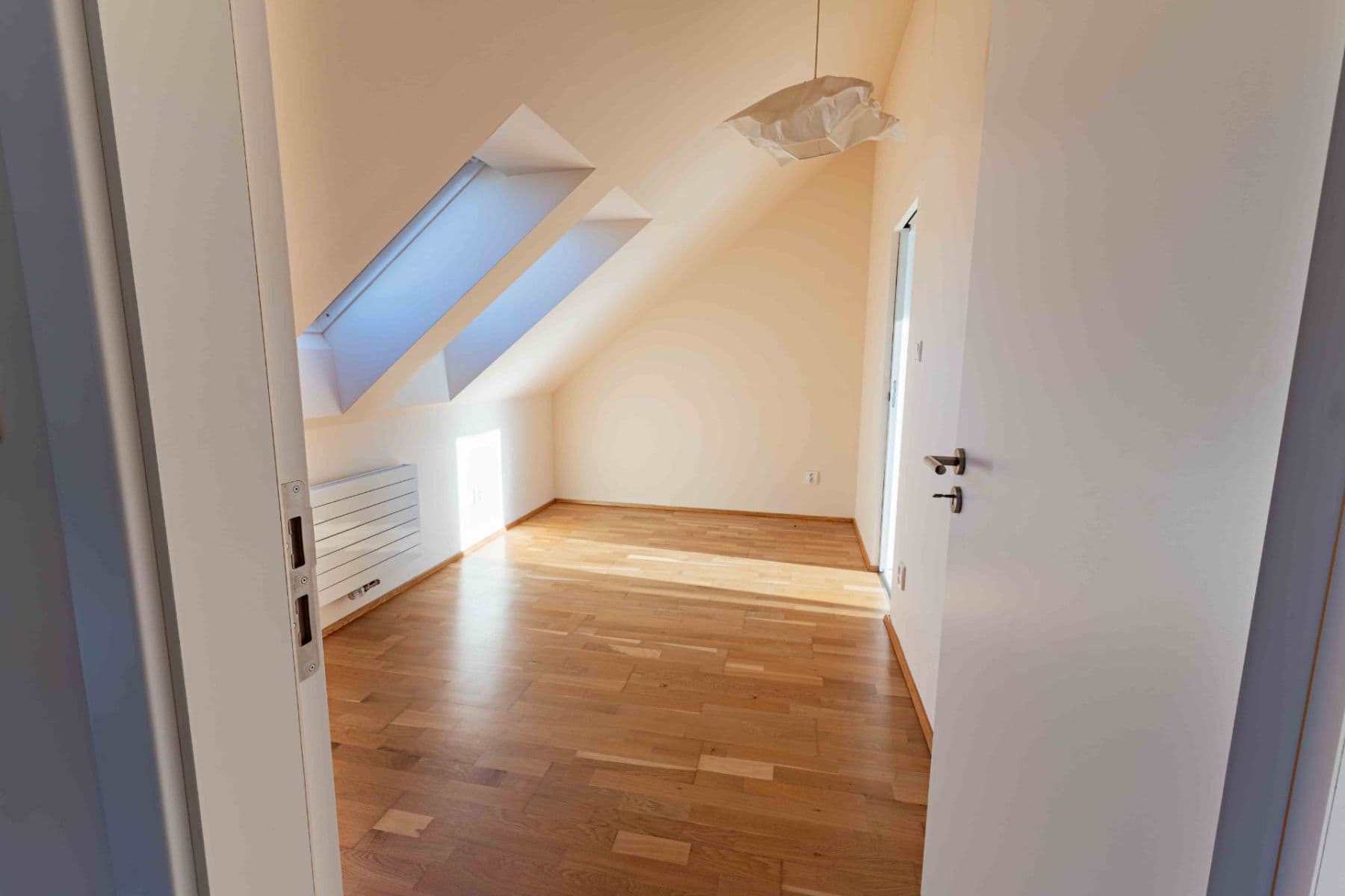 Prenájom bytu 3-izbový 85 m², Čechova, Praha, Praha Prenájom bytu 3-izbový 85 m², Čechova, Praha, Praha