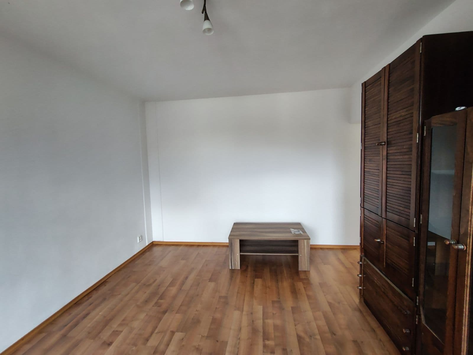 Prenájom bytu 3-izbový 62 m², Vyšné fabriky, Liptovský Hrádok, Žilinský kraj Prenájom bytu 3-izbový 62 m², Vyšné fabriky, Liptovský Hrádok, Žilinský kraj