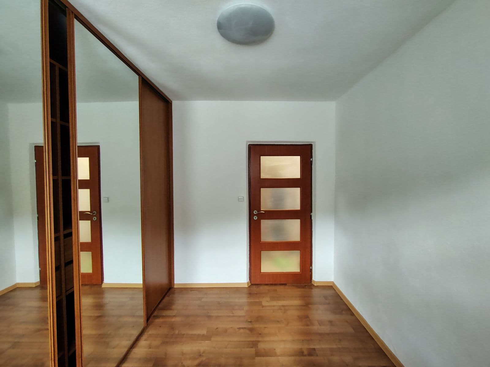 Prenájom bytu 3-izbový 62 m², Vyšné fabriky, Liptovský Hrádok, Žilinský kraj Prenájom bytu 3-izbový 62 m², Vyšné fabriky, Liptovský Hrádok, Žilinský kraj