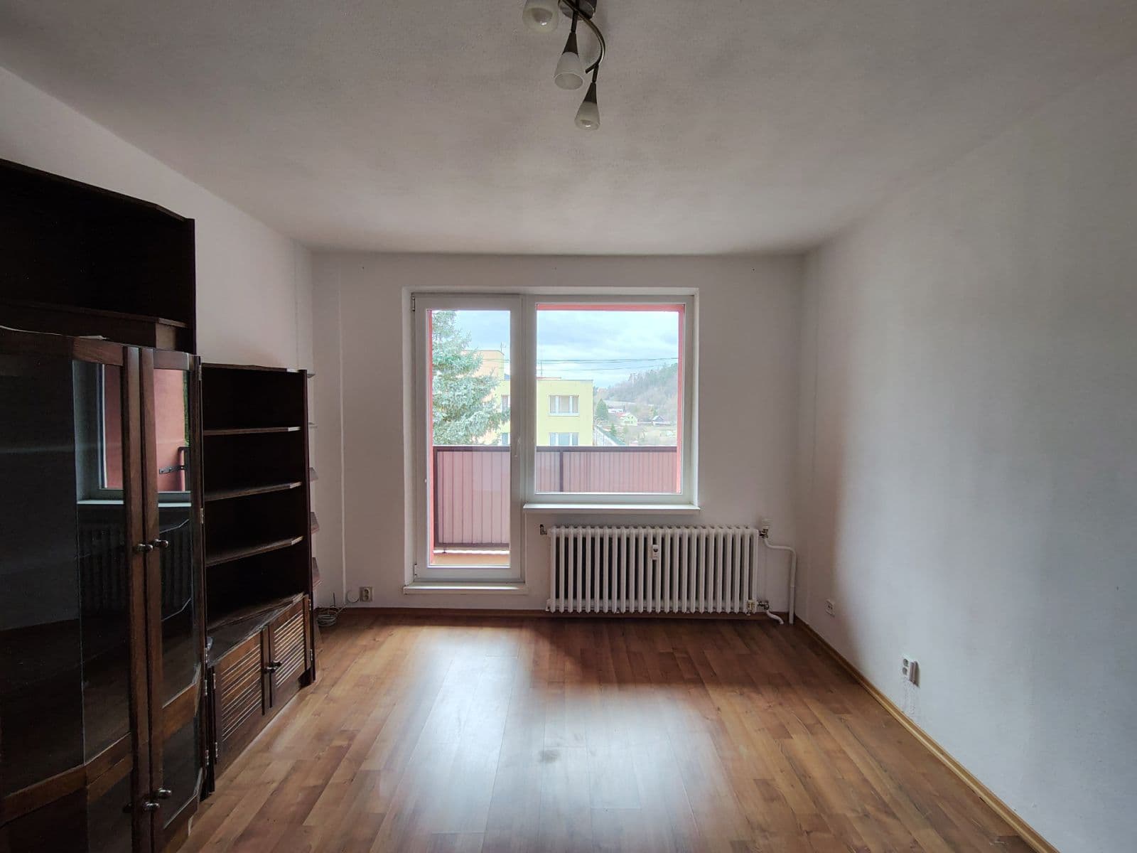 Prenájom bytu 3-izbový 62 m², Vyšné fabriky, Liptovský Hrádok, Žilinský kraj Prenájom bytu 3-izbový 62 m², Vyšné fabriky, Liptovský Hrádok, Žilinský kraj