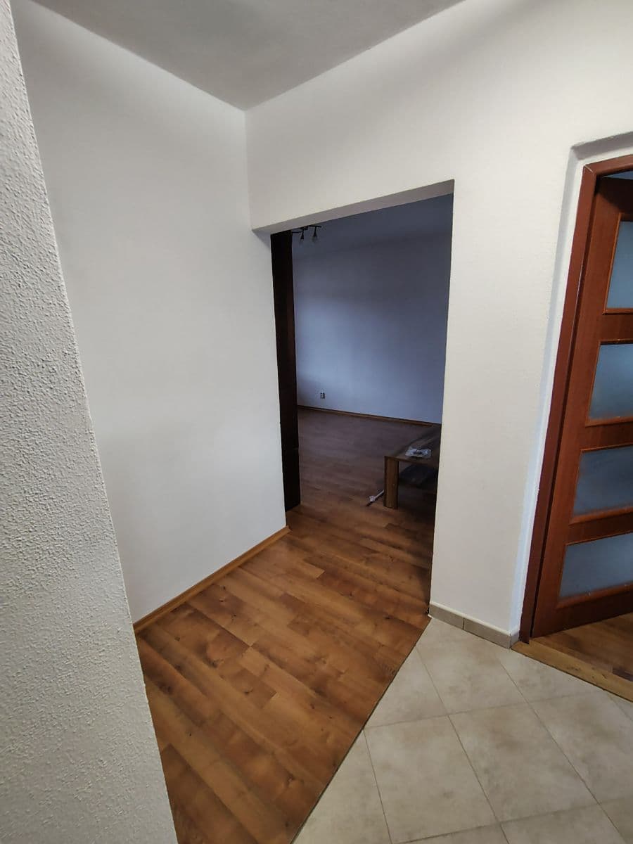 Prenájom bytu 3-izbový 62 m², Vyšné fabriky, Liptovský Hrádok, Žilinský kraj Prenájom bytu 3-izbový 62 m², Vyšné fabriky, Liptovský Hrádok, Žilinský kraj