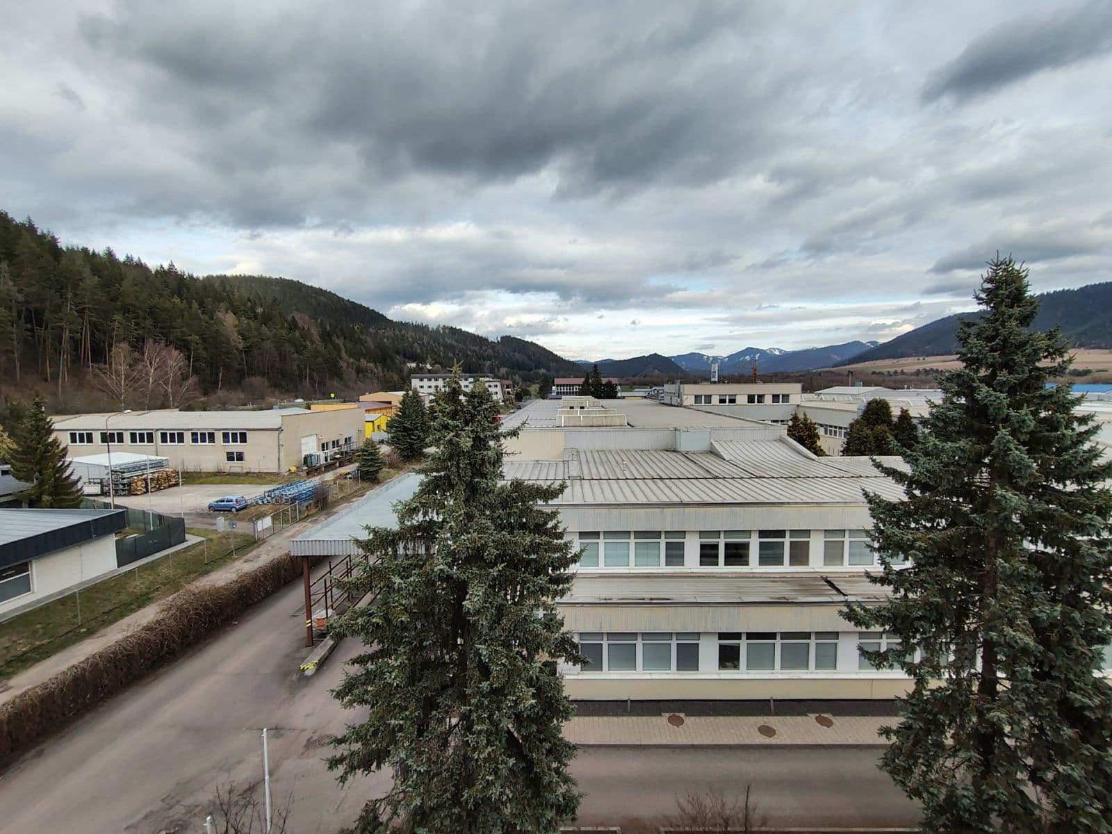 Prenájom bytu 3-izbový 62 m², Vyšné fabriky, Liptovský Hrádok, Žilinský kraj Prenájom bytu 3-izbový 62 m², Vyšné fabriky, Liptovský Hrádok, Žilinský kraj