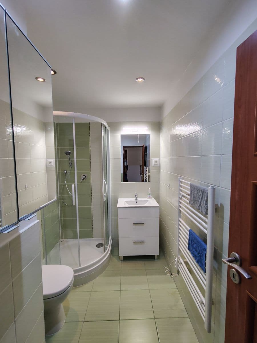 Prenájom bytu 3-izbový 62 m², Vyšné fabriky, Liptovský Hrádok, Žilinský kraj Prenájom bytu 3-izbový 62 m², Vyšné fabriky, Liptovský Hrádok, Žilinský kraj