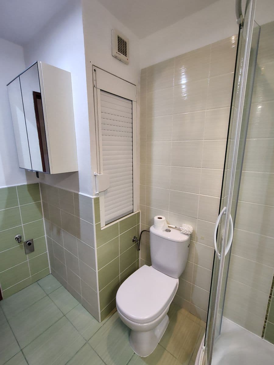 Prenájom bytu 3-izbový 62 m², Vyšné fabriky, Liptovský Hrádok, Žilinský kraj Prenájom bytu 3-izbový 62 m², Vyšné fabriky, Liptovský Hrádok, Žilinský kraj