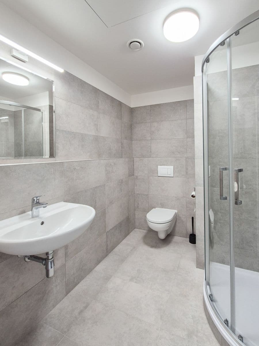 Prenájom bytu 1-izbový 33 m², Strančická, Praha, Praha Prenájom bytu 1-izbový 33 m², Strančická, Praha, Praha