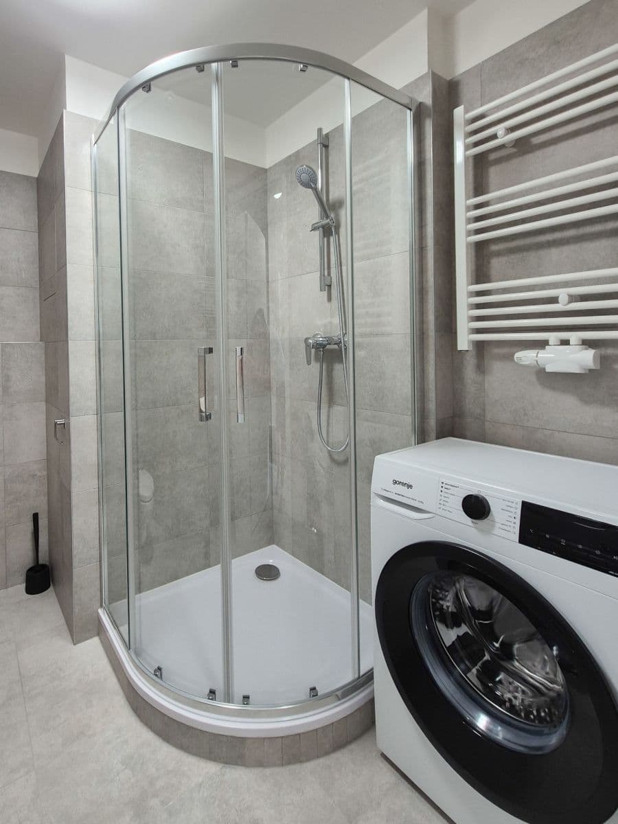 Prenájom bytu 1-izbový 33 m², Strančická, Praha, Praha Prenájom bytu 1-izbový 33 m², Strančická, Praha, Praha