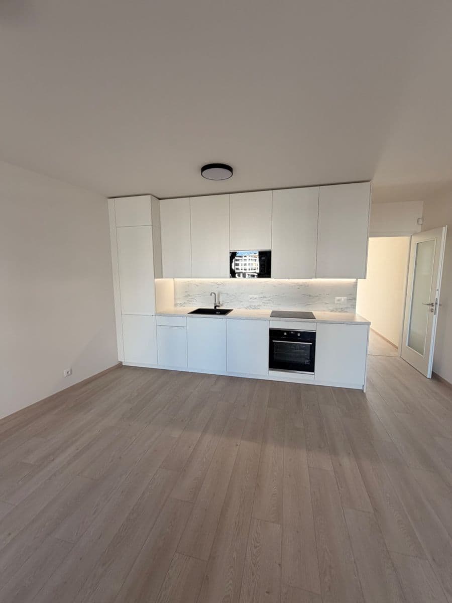 Prenájom bytu 2-izbový 63 m², Poděbradská, Praha, Praha Prenájom bytu 2-izbový 63 m², Poděbradská, Praha, Praha