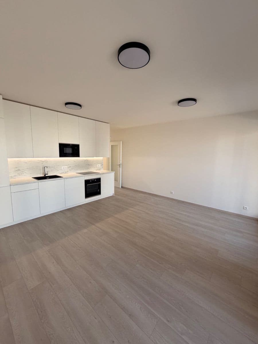 Prenájom bytu 2-izbový 63 m², Poděbradská, Praha, Praha Prenájom bytu 2-izbový 63 m², Poděbradská, Praha, Praha