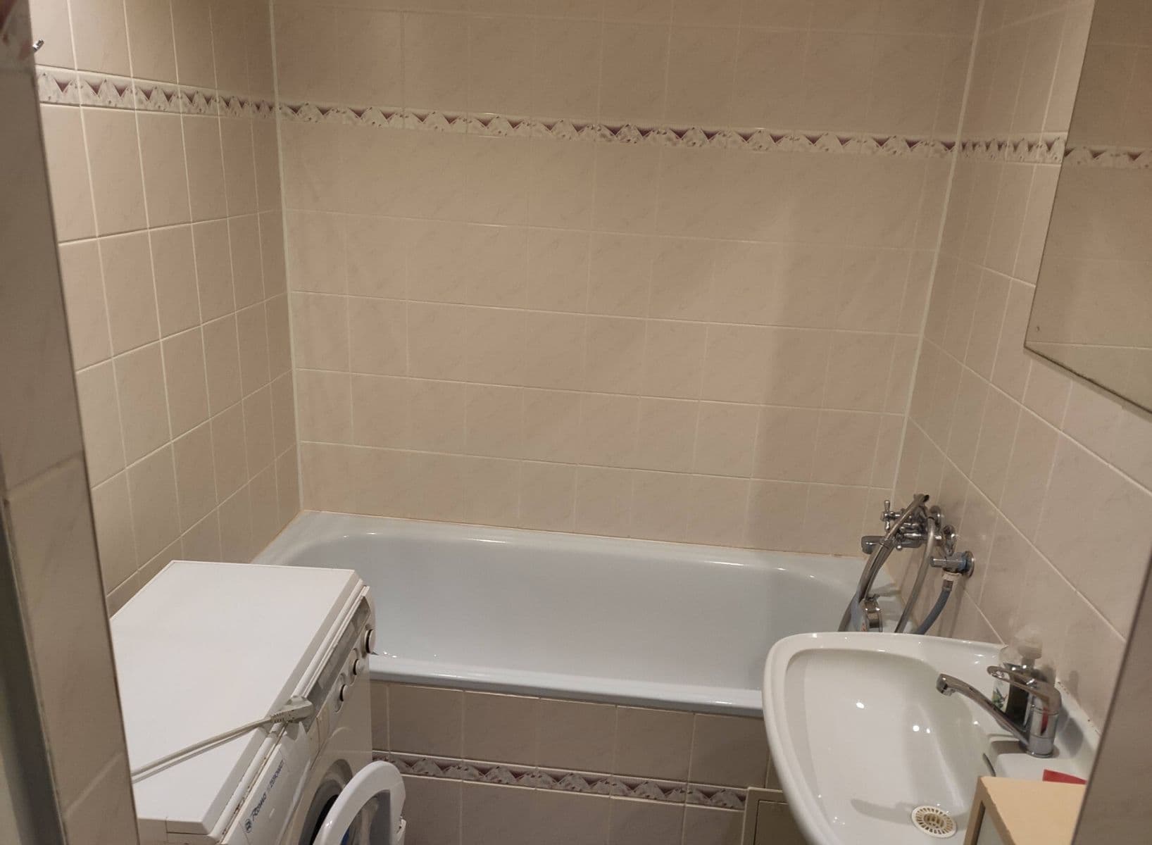 Predaj bytu 3-izbový 75 m², Konečná, Karlovy Vary, Karlovarský kraj Predaj bytu 3-izbový 75 m², Konečná, Karlovy Vary, Karlovarský kraj