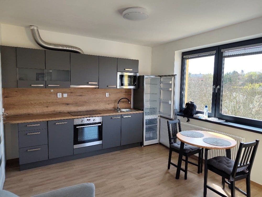 Prenájom bytu 1-izbový 31 m², Českobrodská, Praha, Praha Prenájom bytu 1-izbový 31 m², Českobrodská, Praha, Praha