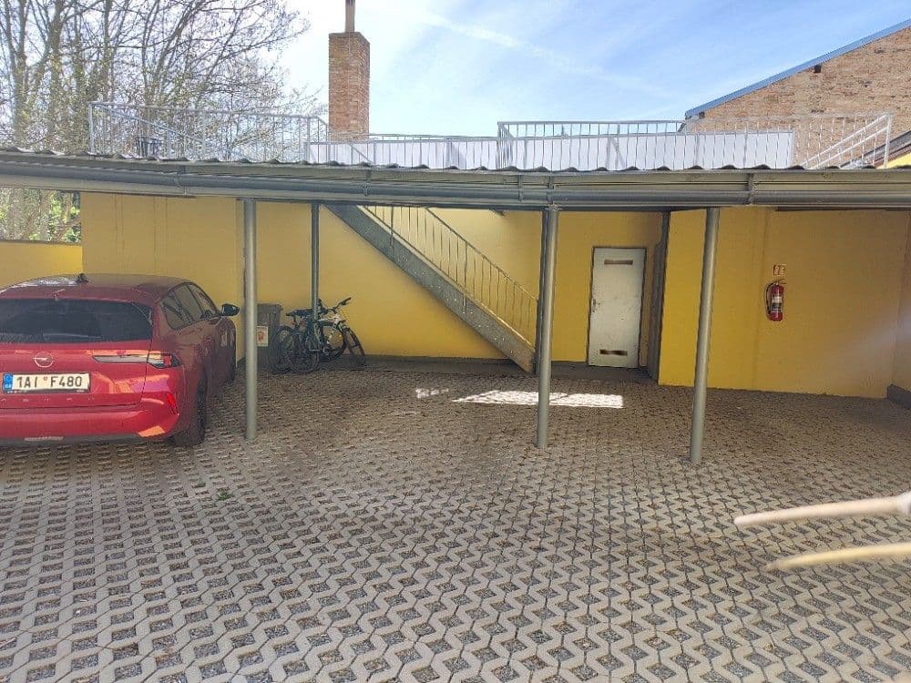 Prenájom bytu 1-izbový 31 m², Českobrodská, Praha, Praha Prenájom bytu 1-izbový 31 m², Českobrodská, Praha, Praha