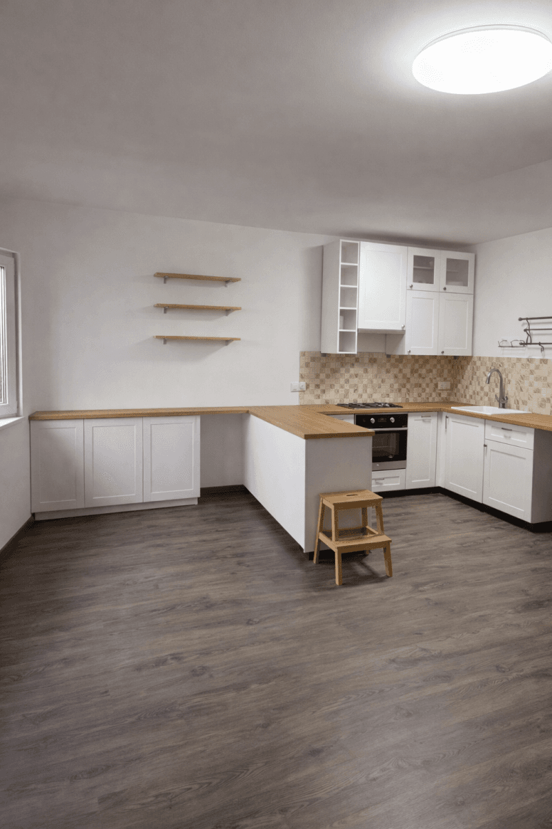 Prenájom bytu 3-izbový 77 m², Horská, Jenišov, Karlovarský kraj Prenájom bytu 3-izbový 77 m², Horská, Jenišov, Karlovarský kraj