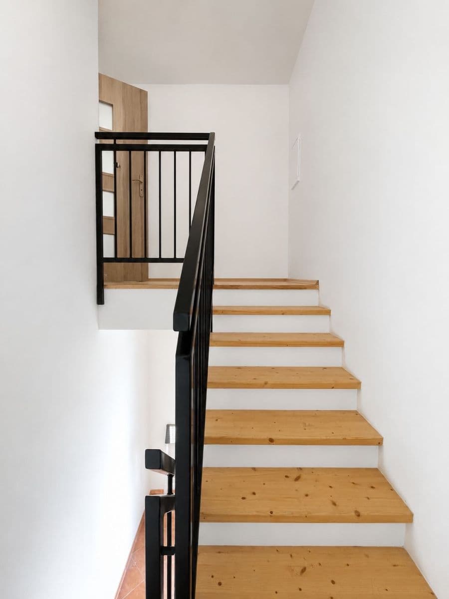 Prenájom bytu 3-izbový 77 m², Horská, Jenišov, Karlovarský kraj Prenájom bytu 3-izbový 77 m², Horská, Jenišov, Karlovarský kraj