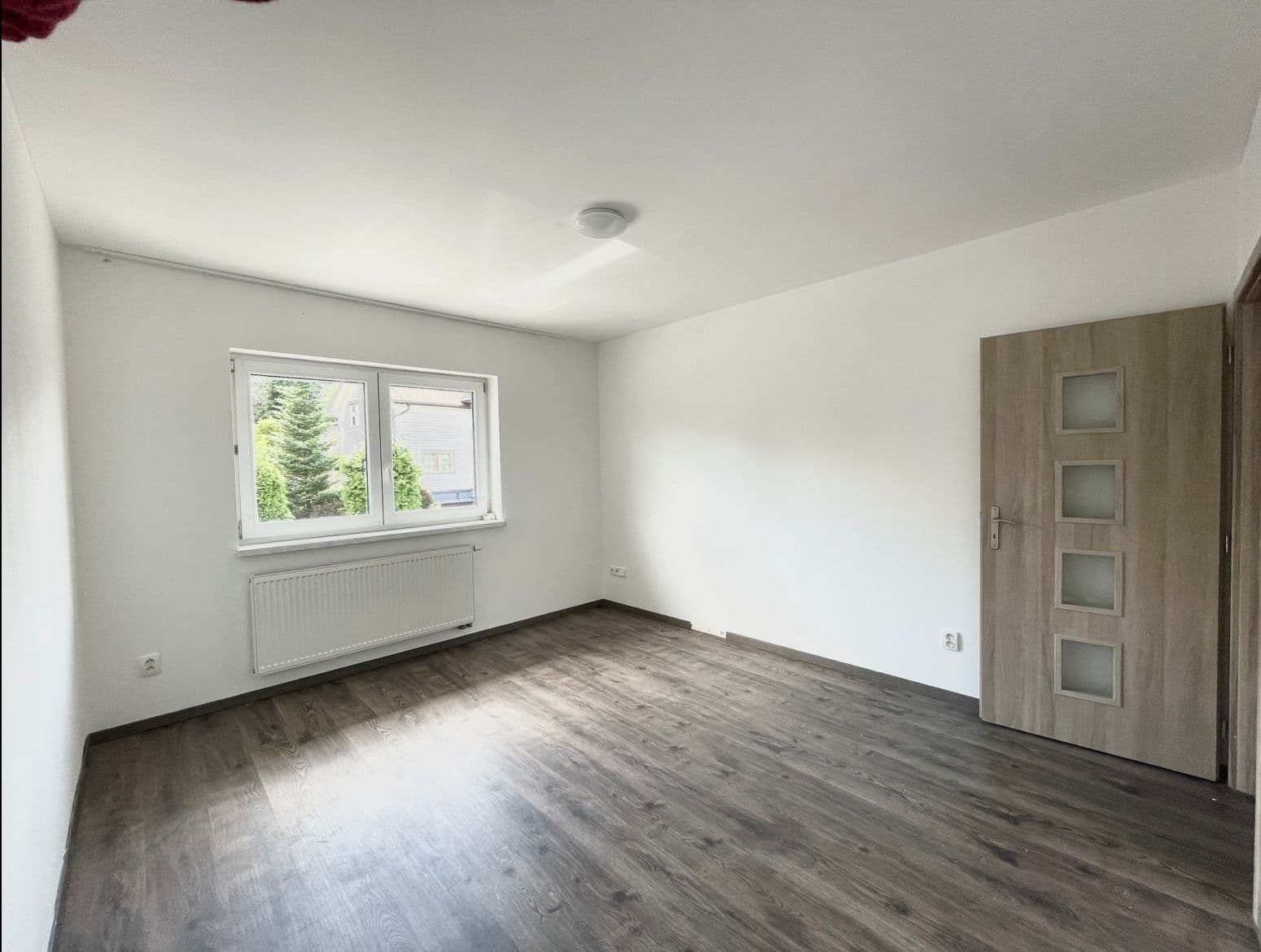 Prenájom bytu 3-izbový 77 m², Horská, Jenišov, Karlovarský kraj Prenájom bytu 3-izbový 77 m², Horská, Jenišov, Karlovarský kraj