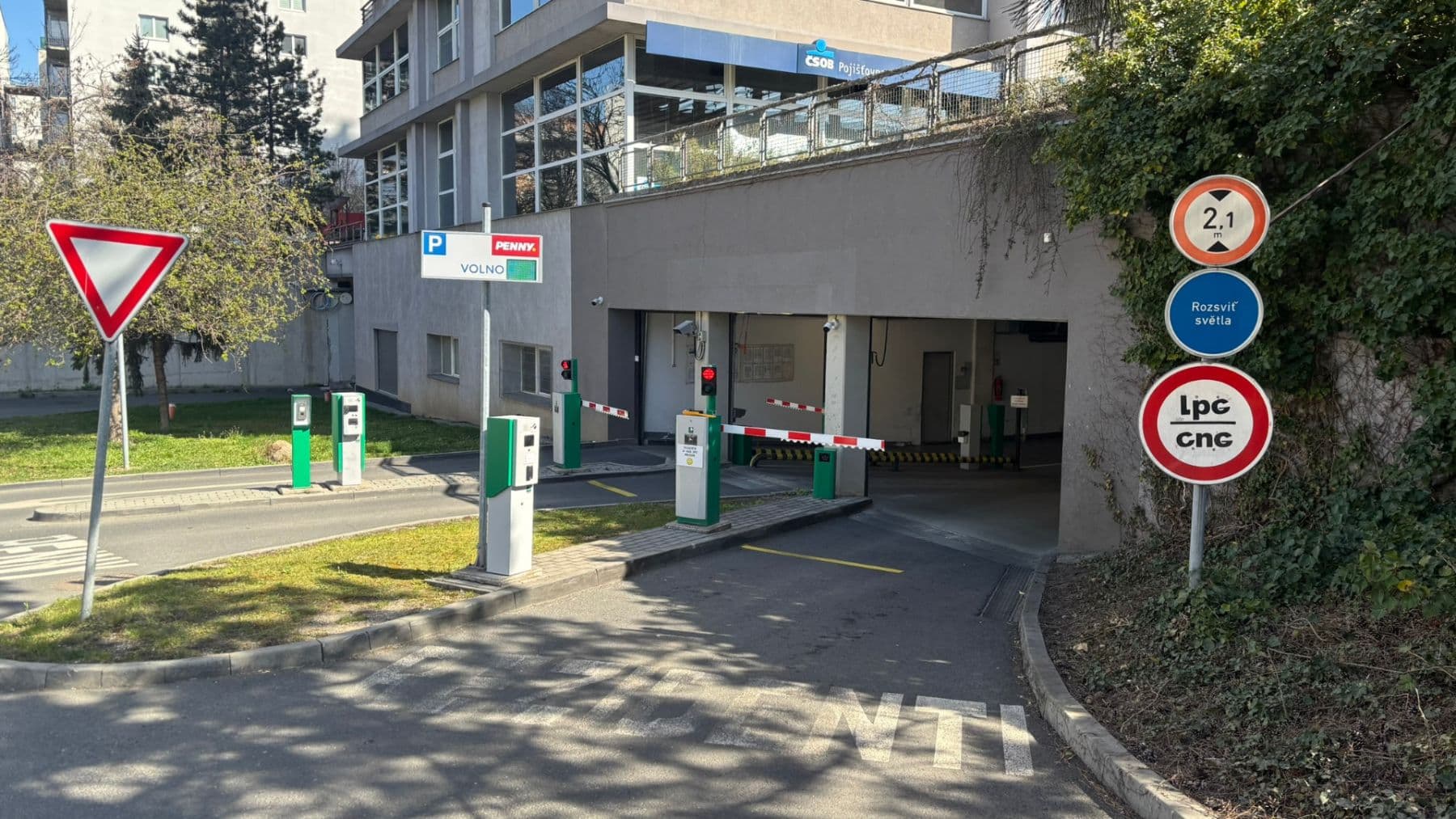 Prenájom garáže 21 m², Vinohradská, Praha, Praha Prenájom garáže 21 m², Vinohradská, Praha, Praha