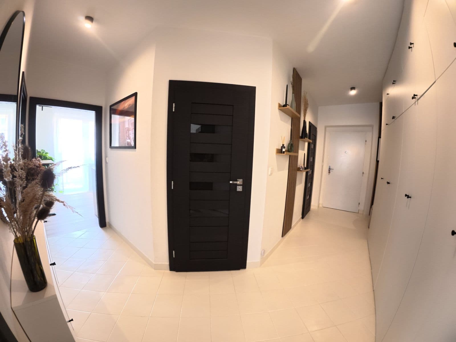 Predaj bytu 3-izbový 66 m², Oranžová, Chrášťany, Středočeský kraj Predaj bytu 3-izbový 66 m², Oranžová, Chrášťany, Středočeský kraj