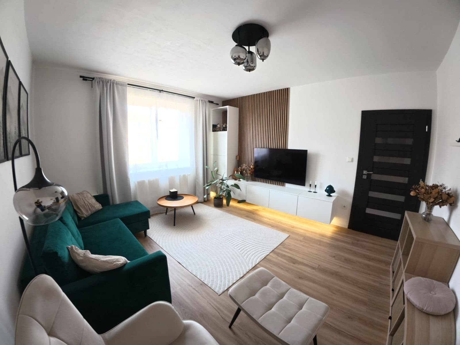 Predaj bytu 3-izbový 66 m², Oranžová, Chrášťany, Středočeský kraj Predaj bytu 3-izbový 66 m², Oranžová, Chrášťany, Středočeský kraj