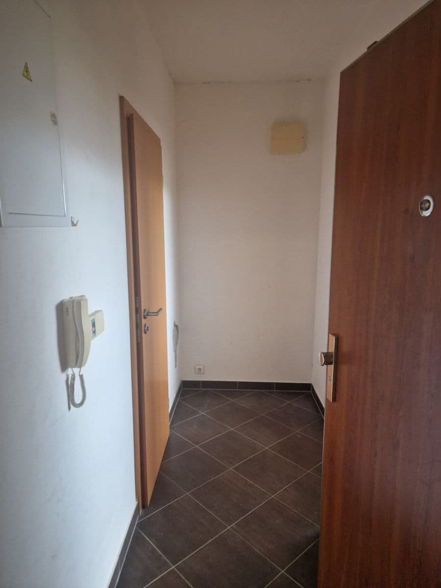 Predaj bytu 1-izbový 37 m², Na Výrovně, Praha, Praha Predaj bytu 1-izbový 37 m², Na Výrovně, Praha, Praha