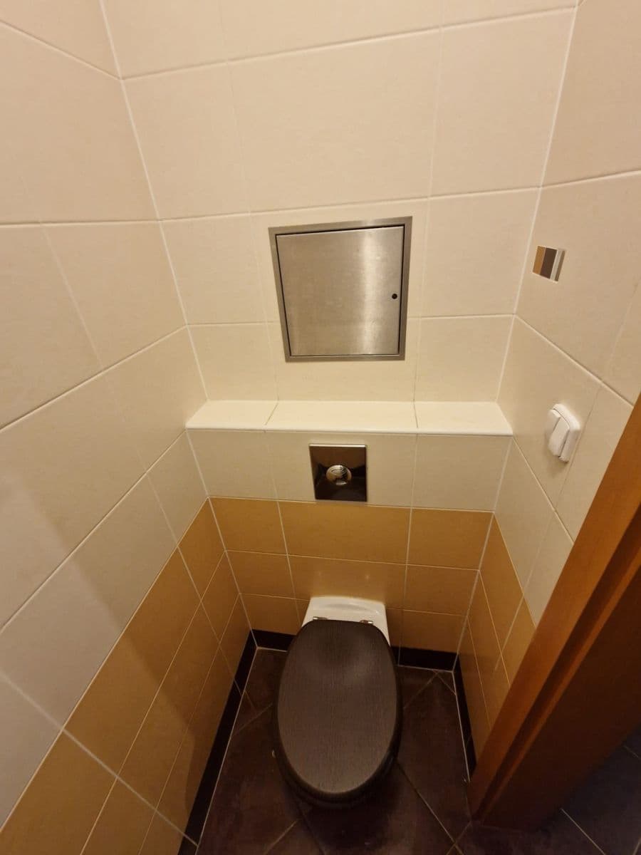 Predaj bytu 1-izbový 37 m², Na Výrovně, Praha, Praha Predaj bytu 1-izbový 37 m², Na Výrovně, Praha, Praha