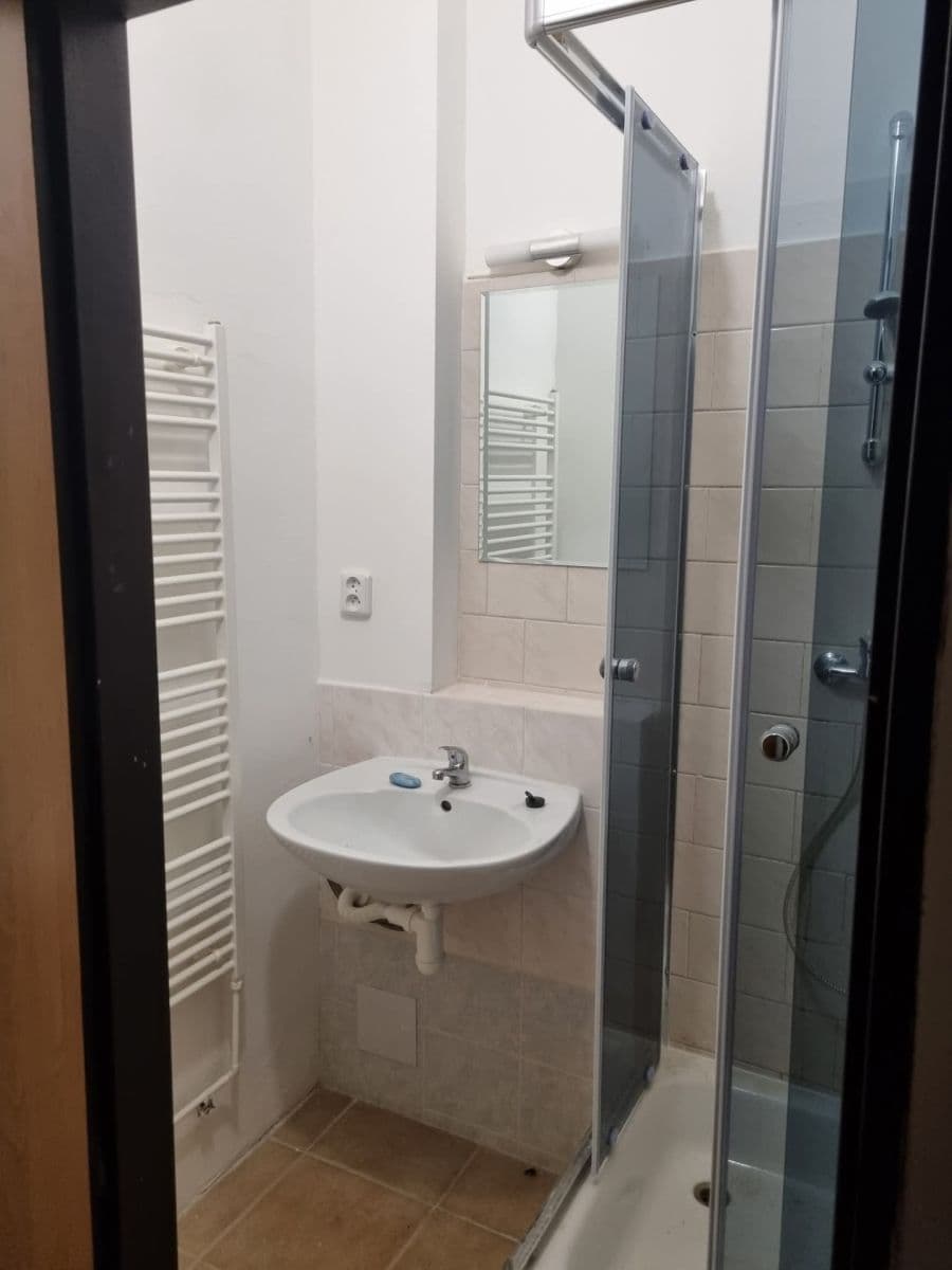 Prenájom bytu 2-izbový 90 m², V Chaloupkách, Neumětely, Středočeský kraj Prenájom bytu 2-izbový 90 m², V Chaloupkách, Neumětely, Středočeský kraj