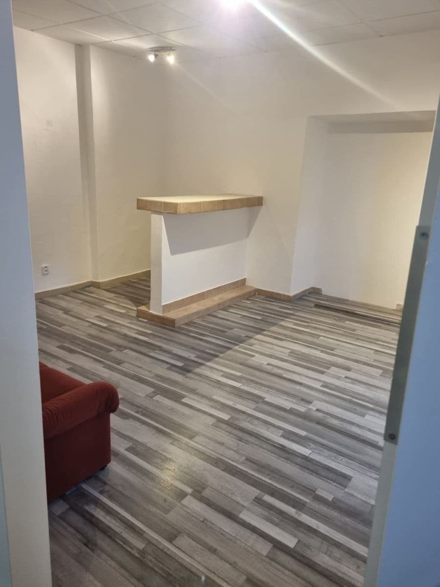 Prenájom bytu 2-izbový 90 m², V Chaloupkách, Neumětely, Středočeský kraj Prenájom bytu 2-izbový 90 m², V Chaloupkách, Neumětely, Středočeský kraj