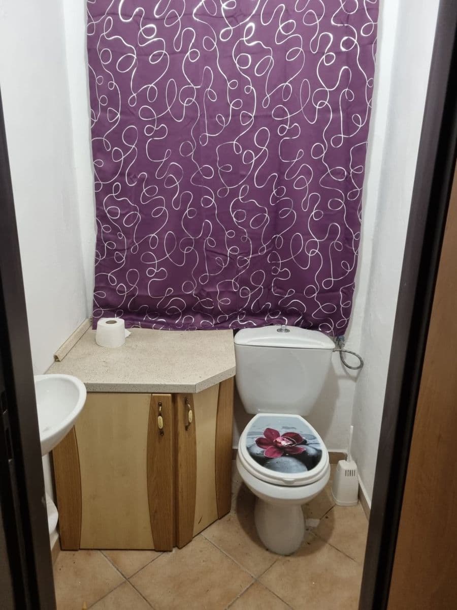 Prenájom bytu 2-izbový 90 m², V Chaloupkách, Neumětely, Středočeský kraj Prenájom bytu 2-izbový 90 m², V Chaloupkách, Neumětely, Středočeský kraj