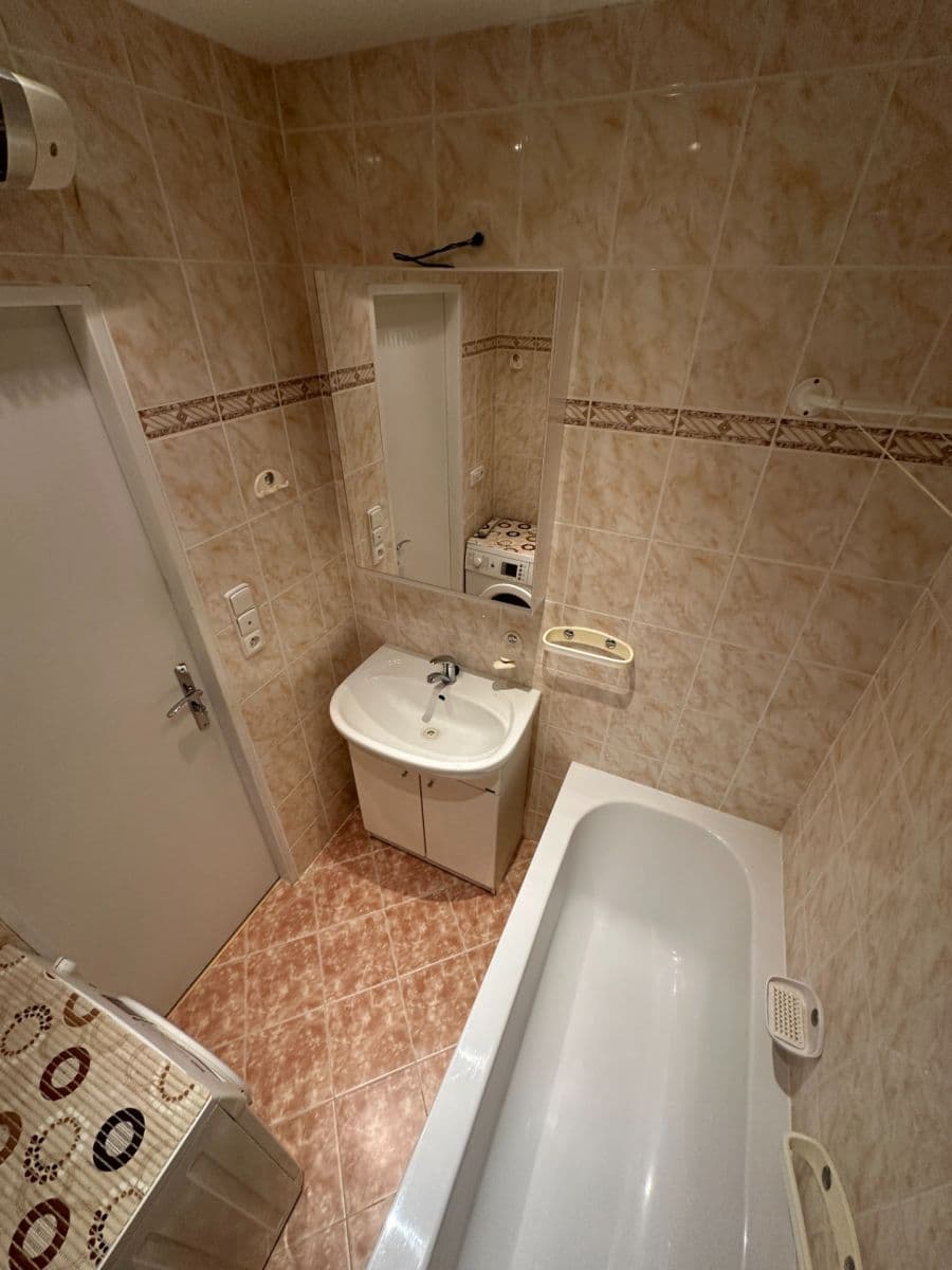 Prenájom bytu 3-izbový 72 m², Valouškova, Brno, Jihomoravský kraj Prenájom bytu 3-izbový 72 m², Valouškova, Brno, Jihomoravský kraj