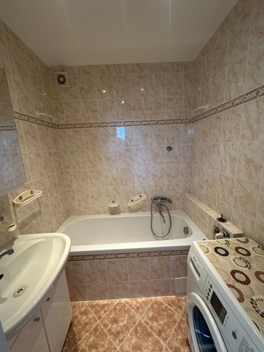 Prenájom bytu 3-izbový 72 m², Valouškova, Brno, Jihomoravský kraj Prenájom bytu 3-izbový 72 m², Valouškova, Brno, Jihomoravský kraj