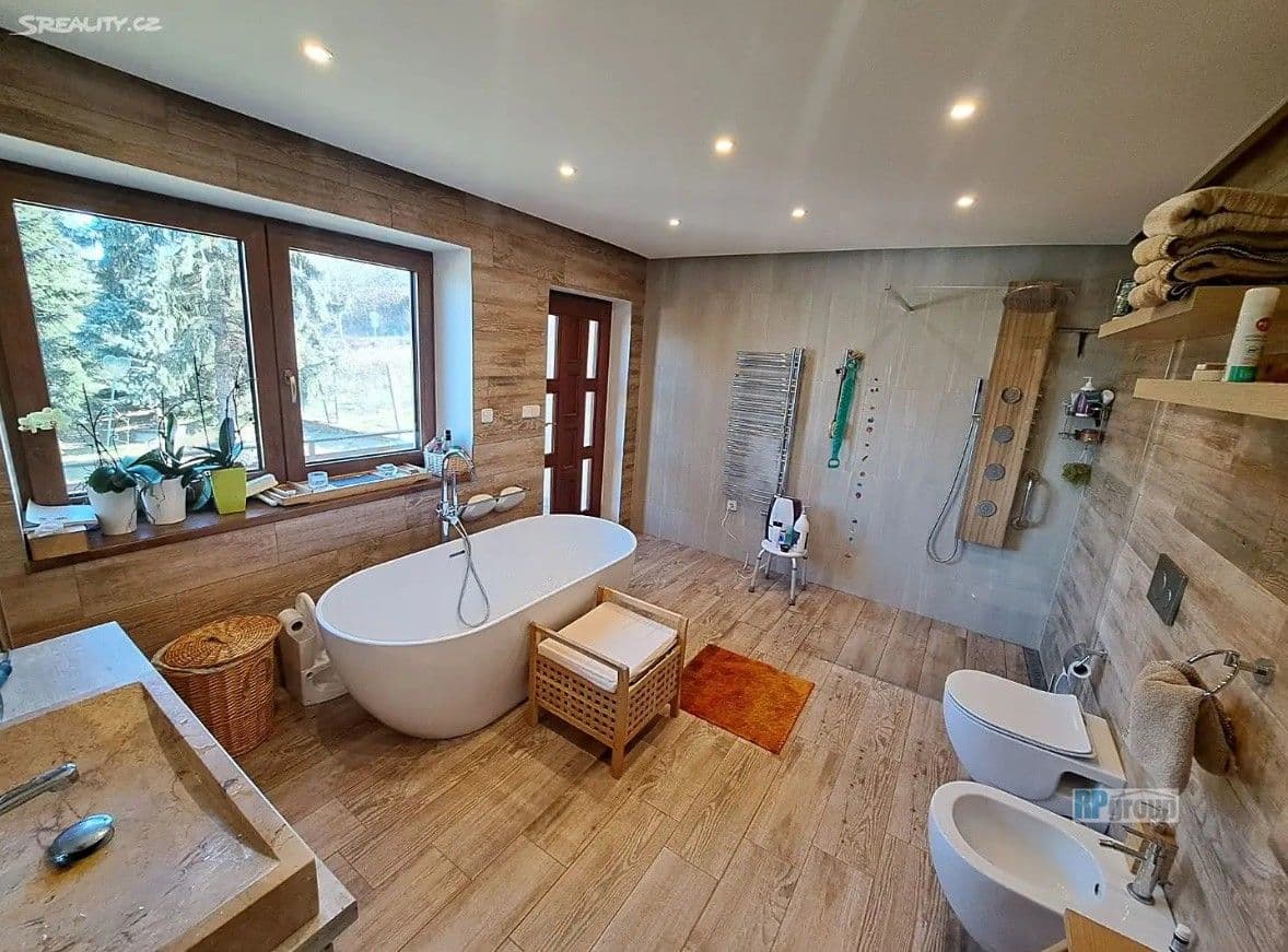 Predaj domu 242 m², pozemek 1.994 m², Za Dálnicí, Praha, Praha Predaj domu 242 m², pozemek 1.994 m², Za Dálnicí, Praha, Praha