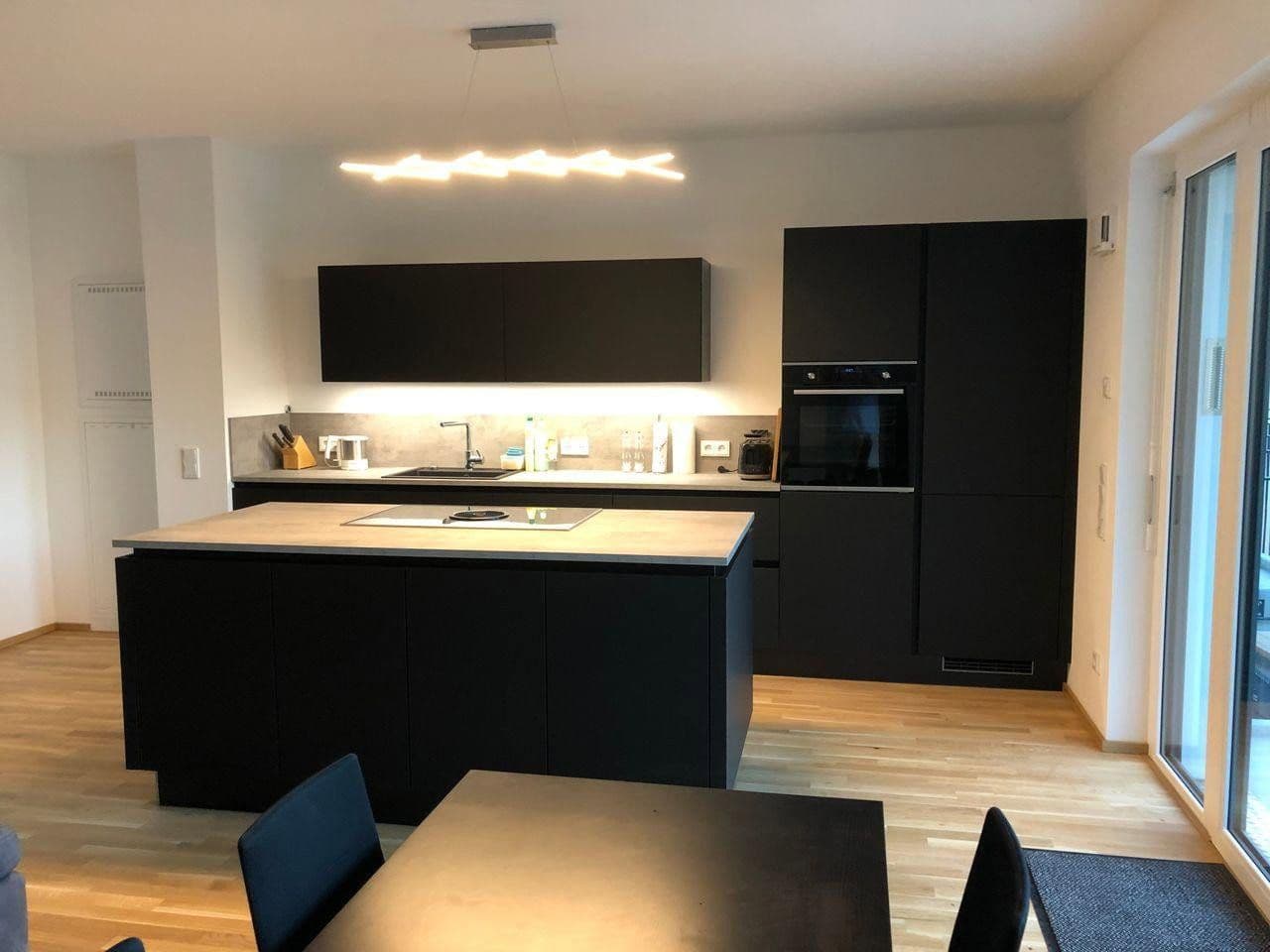 Prenájom bytu 4-izbový 102 m², Wilhelm-Leuschner-Straße 32, Frankfurt am Main, Hesensko Prenájom bytu 4-izbový 102 m², Wilhelm-Leuschner-Straße 32, Frankfurt am Main, Hesensko