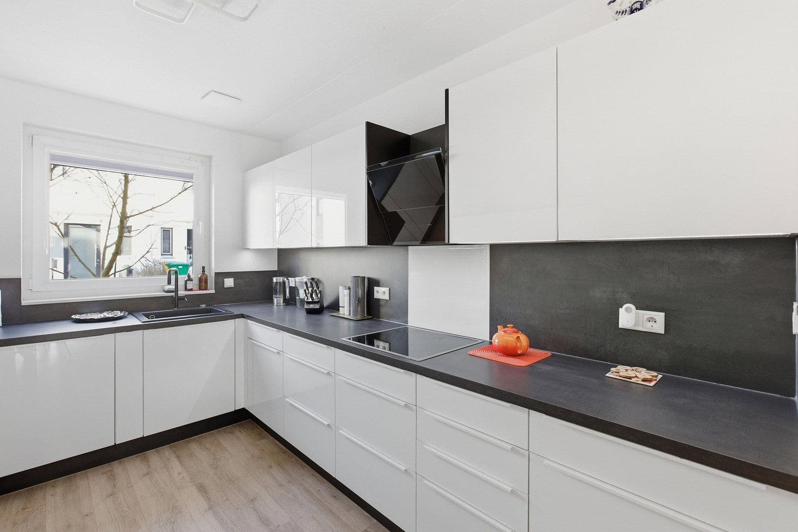 Prenájom domu 148 m², pozemek 262 m², Schulzendorf, Brandenbursko Prenájom domu 148 m², pozemek 262 m², Schulzendorf, Brandenbursko