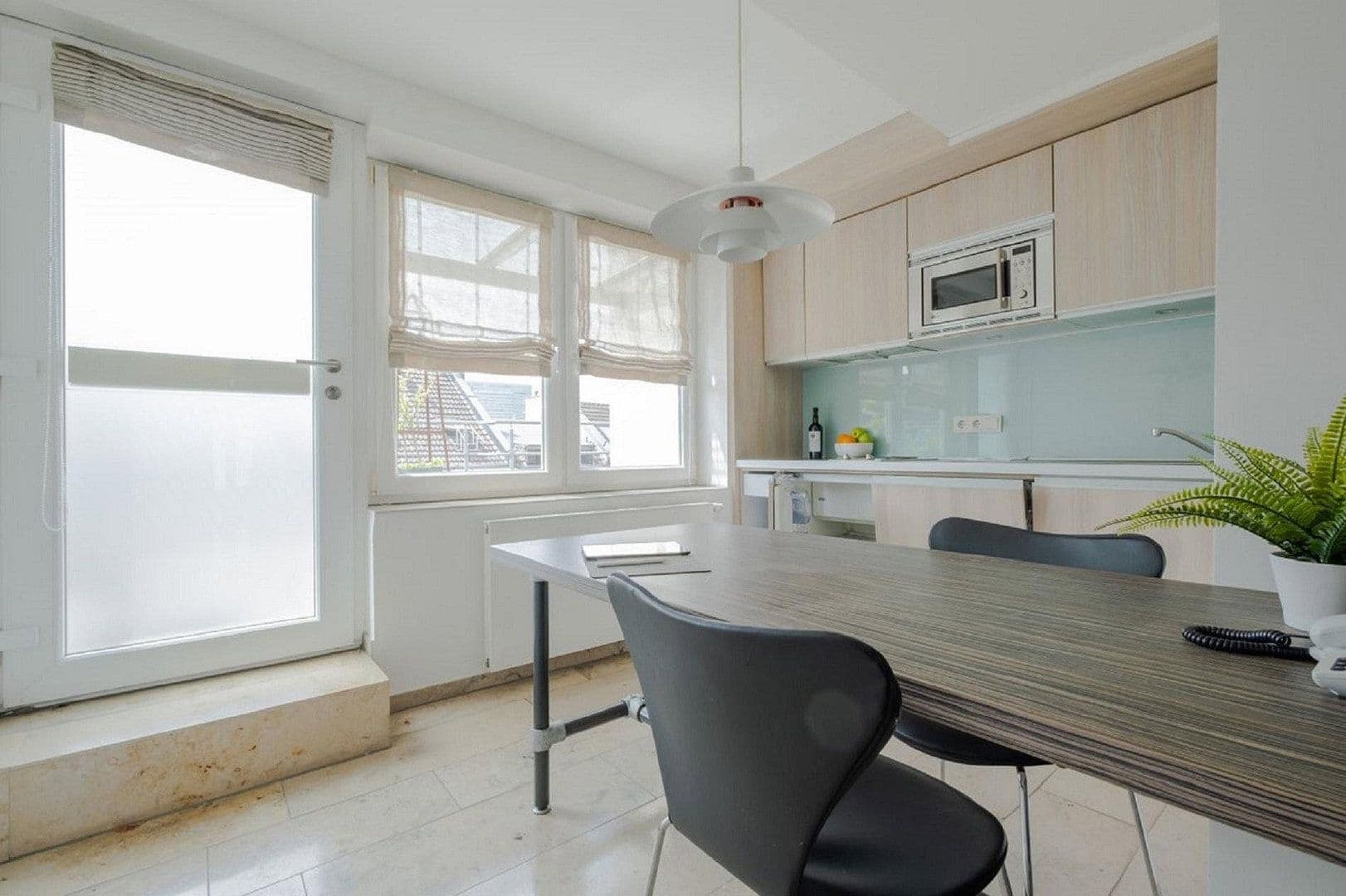 Prenájom bytu 2-izbový 51 m², Stephanienstraße 23, Düsseldorf, Severné Porýnie - Westfálsko Prenájom bytu 2-izbový 51 m², Stephanienstraße 23, Düsseldorf, Severné Porýnie - Westfálsko