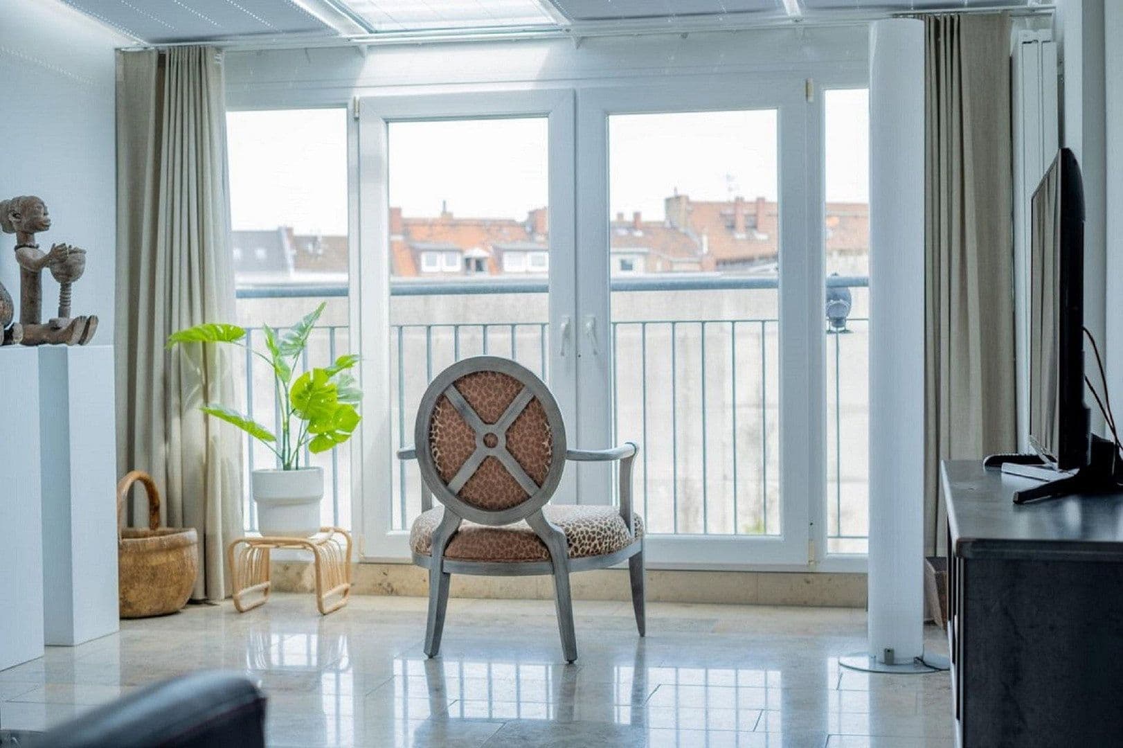 Prenájom bytu 2-izbový 51 m², Stephanienstraße 23, Düsseldorf, Severné Porýnie - Westfálsko Prenájom bytu 2-izbový 51 m², Stephanienstraße 23, Düsseldorf, Severné Porýnie - Westfálsko