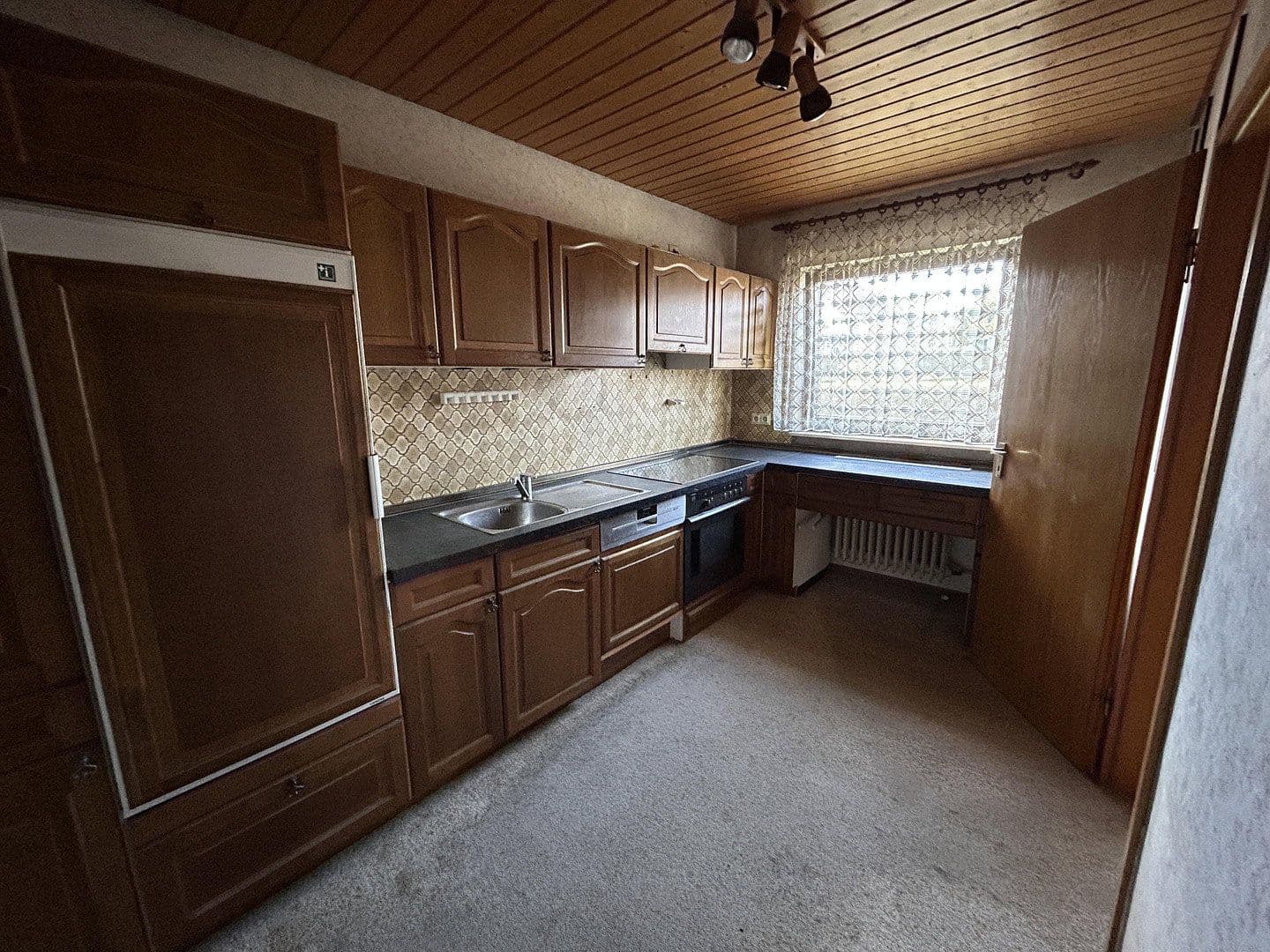 Predaj domu 266 m², pozemek 1.039 m², Herbrechtingen, Bádensko-Wurttembersko Predaj domu 266 m², pozemek 1.039 m², Herbrechtingen, Bádensko-Wurttembersko
