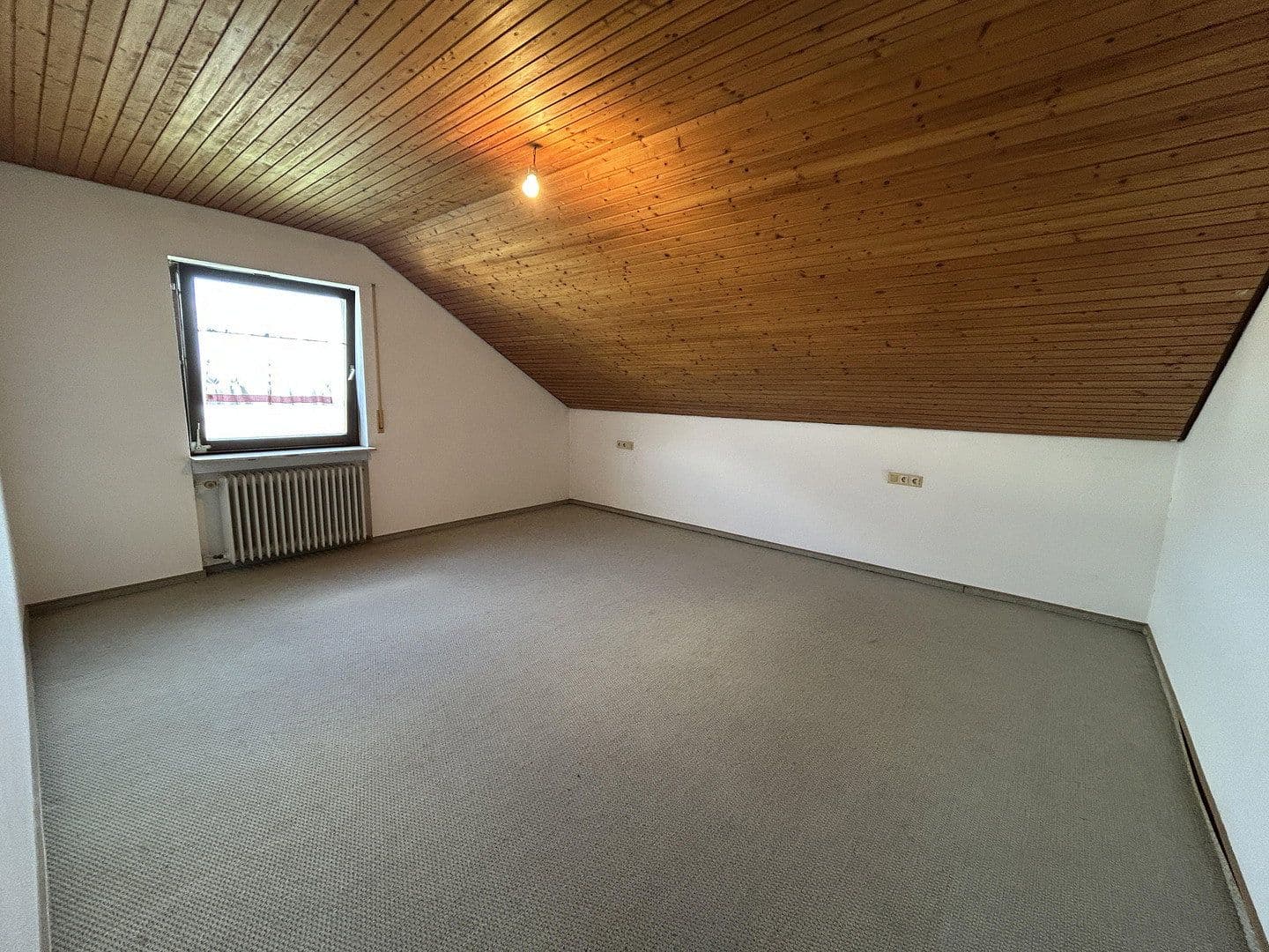 Predaj domu 266 m², pozemek 1.039 m², Herbrechtingen, Bádensko-Wurttembersko Predaj domu 266 m², pozemek 1.039 m², Herbrechtingen, Bádensko-Wurttembersko