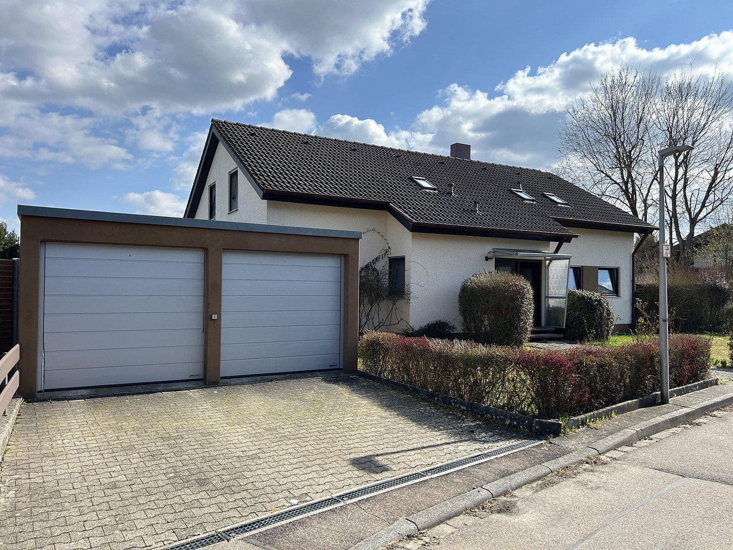 Predaj domu 266 m², pozemek 1.039 m², Herbrechtingen, Bádensko-Wurttembersko Predaj domu 266 m², pozemek 1.039 m², Herbrechtingen, Bádensko-Wurttembersko