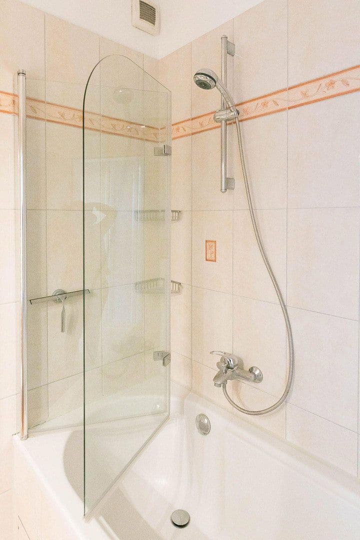 Prenájom bytu 3-izbový 90 m², Kirchenweg 8, Hamburg, Hamburg Prenájom bytu 3-izbový 90 m², Kirchenweg 8, Hamburg, Hamburg