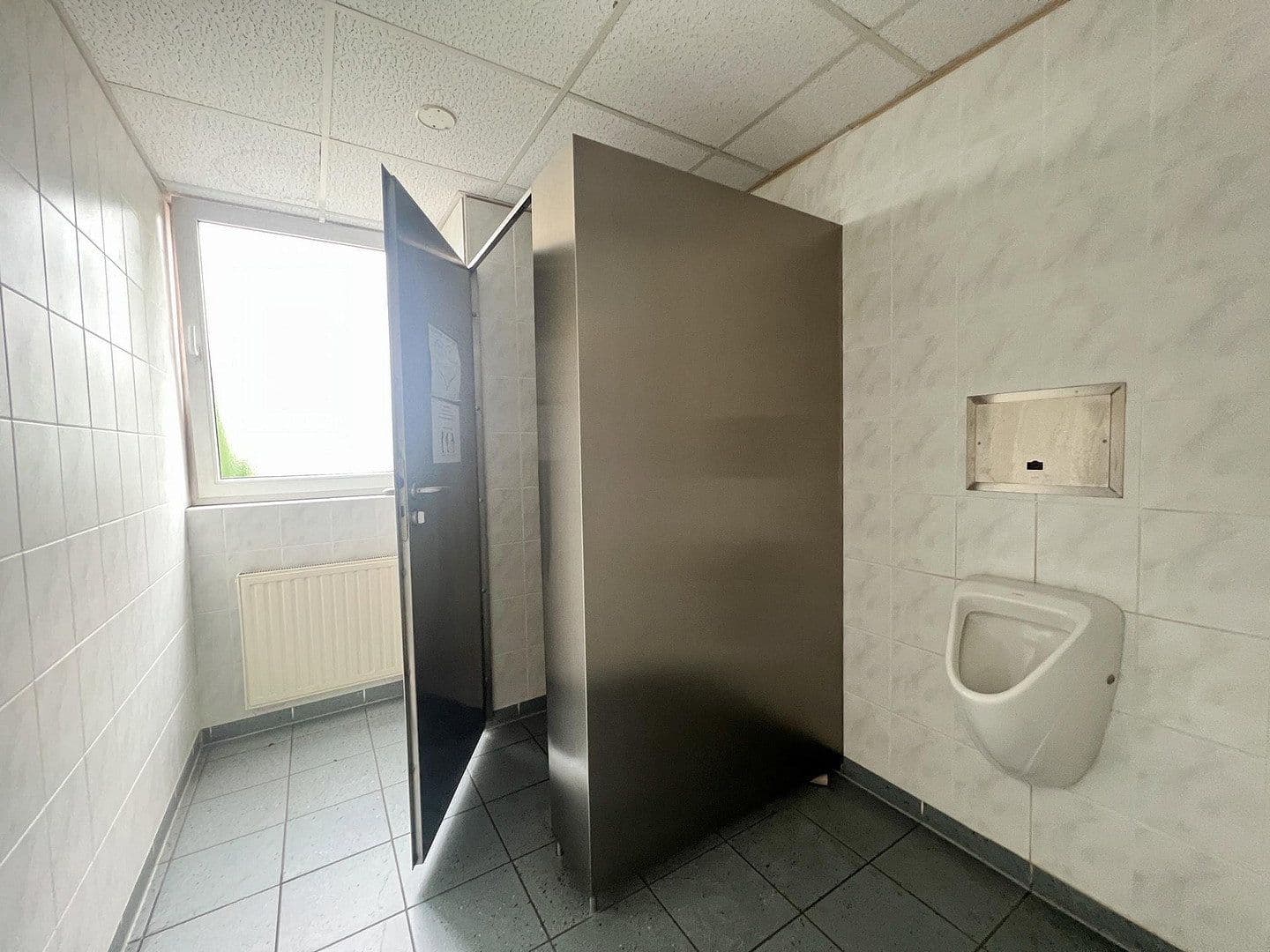 Prenájom nebytového priestoru 3.500 m², Frankenberg/Sachsen, Sasko Prenájom nebytového priestoru 3.500 m², Frankenberg/Sachsen, Sasko