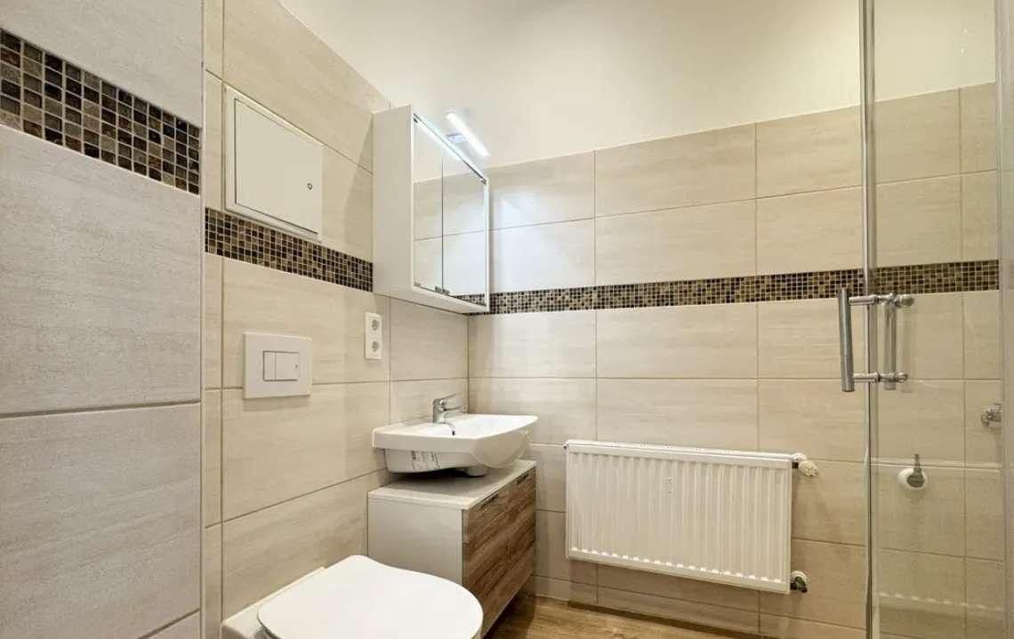 Prenájom bytu 1-izbový 44 m², Markgrafenstraße 9, Berlin, Berlín Prenájom bytu 1-izbový 44 m², Markgrafenstraße 9, Berlin, Berlín