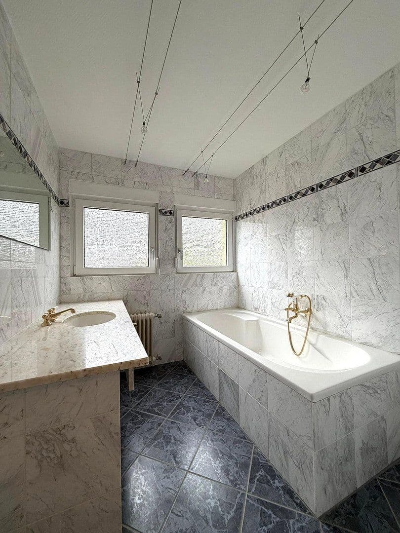 Prenájom bytu 4-izbový 111 m², Villbacher Str. 44, Bad Orb, Hesensko Prenájom bytu 4-izbový 111 m², Villbacher Str. 44, Bad Orb, Hesensko