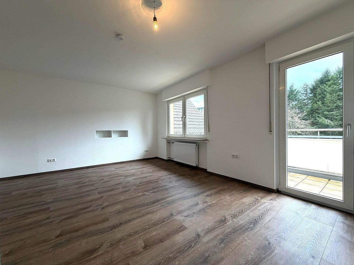 Prenájom bytu 4-izbový 111 m², Villbacher Str. 44, Bad Orb, Hesensko Prenájom bytu 4-izbový 111 m², Villbacher Str. 44, Bad Orb, Hesensko