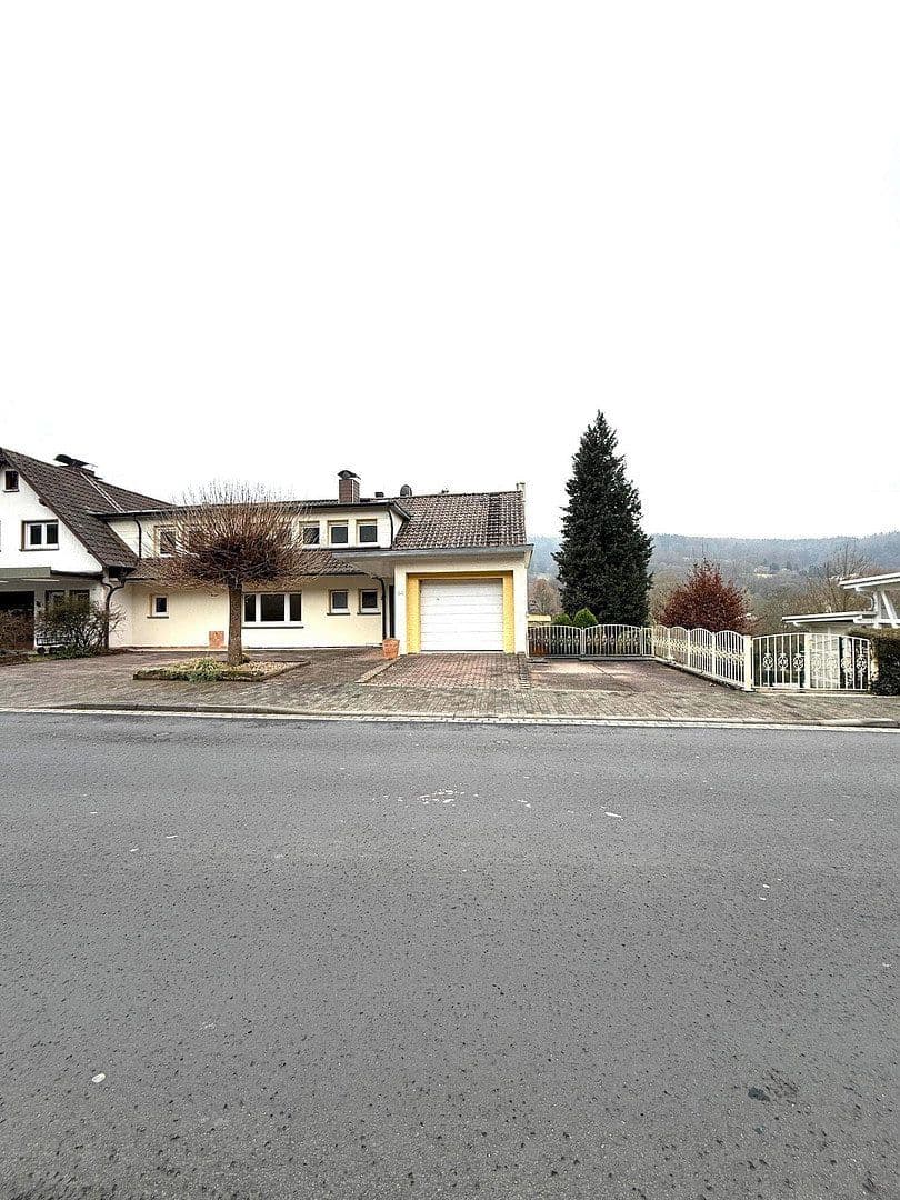 Prenájom bytu 4-izbový 111 m², Villbacher Str. 44, Bad Orb, Hesensko Prenájom bytu 4-izbový 111 m², Villbacher Str. 44, Bad Orb, Hesensko