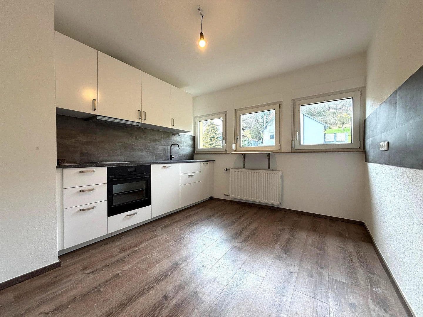 Prenájom bytu 4-izbový 111 m², Villbacher Str. 44, Bad Orb, Hesensko Prenájom bytu 4-izbový 111 m², Villbacher Str. 44, Bad Orb, Hesensko