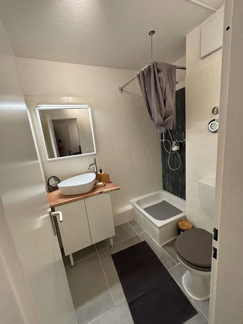 Prenájom bytu 1-izbový 30 m², Kuthsweg 31, Düsseldorf, Severné Porýnie - Westfálsko Prenájom bytu 1-izbový 30 m², Kuthsweg 31, Düsseldorf, Severné Porýnie - Westfálsko