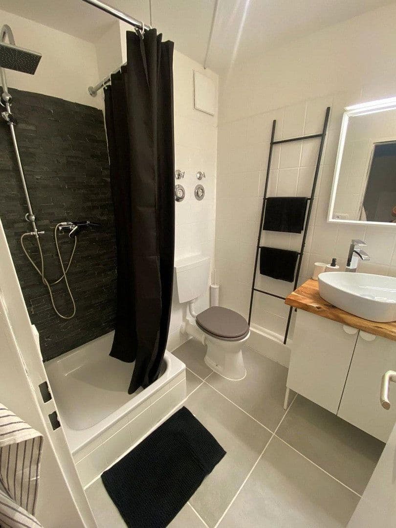 Prenájom bytu 1-izbový 30 m², Kuthsweg 31, Düsseldorf, Severné Porýnie - Westfálsko Prenájom bytu 1-izbový 30 m², Kuthsweg 31, Düsseldorf, Severné Porýnie - Westfálsko