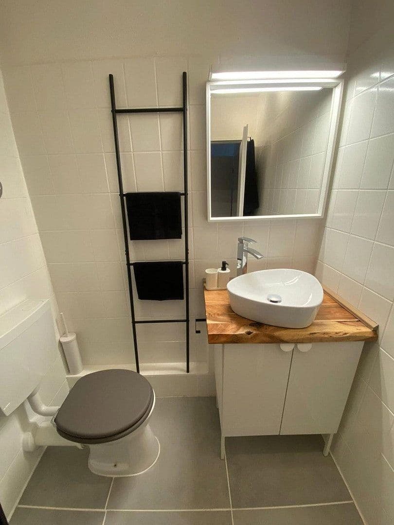 Prenájom bytu 1-izbový 30 m², Kuthsweg 31, Düsseldorf, Severné Porýnie - Westfálsko Prenájom bytu 1-izbový 30 m², Kuthsweg 31, Düsseldorf, Severné Porýnie - Westfálsko