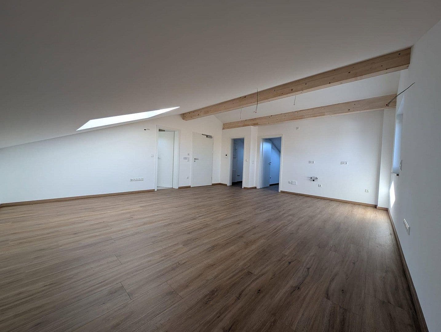 Prenájom bytu 2-izbový 43 m², Essenbach, Bavorsko Prenájom bytu 2-izbový 43 m², Essenbach, Bavorsko