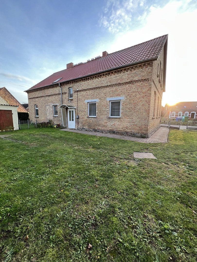 Predaj domu 156 m², pozemek 999 m², Medow, Meklenbursko-Predpomoransko Predaj domu 156 m², pozemek 999 m², Medow, Meklenbursko-Predpomoransko