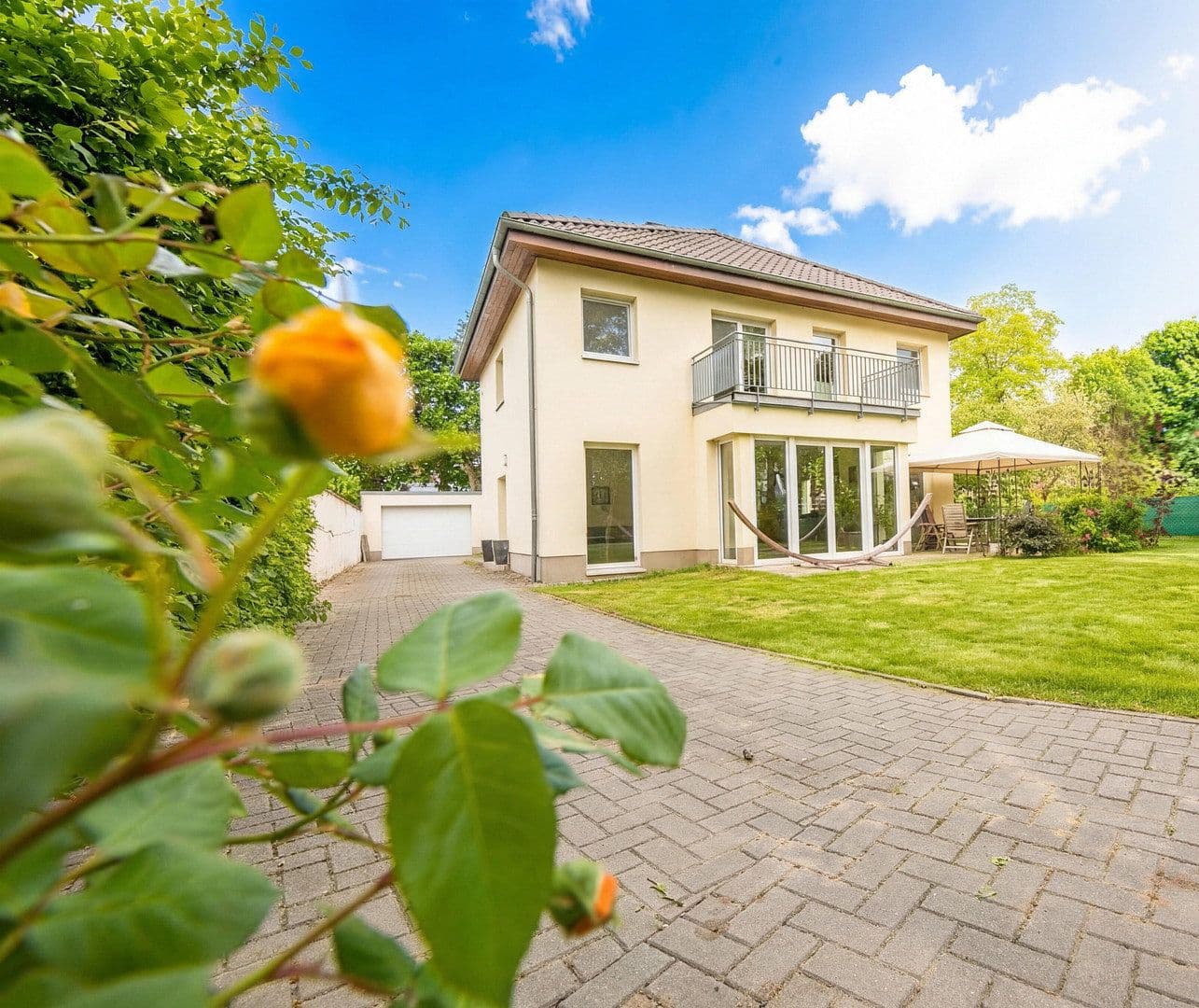 Predaj domu 157 m², pozemek 689 m², Teltow, Brandenbursko Predaj domu 157 m², pozemek 689 m², Teltow, Brandenbursko